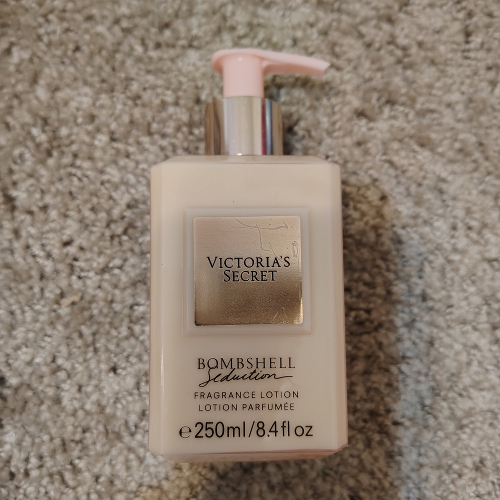 Victoria's Secret Bombshell Seduction Lotion - New